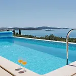 Holiday home Amazing View With Swimingpool House Panorama *