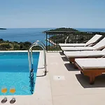 Amazing View With Swimingpool House Panorama