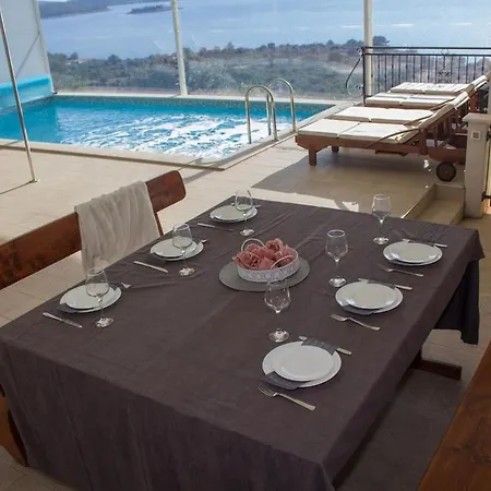 בית נופש Amazing View With Swimingpool House Panorama