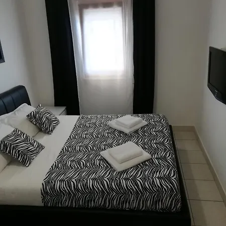 בית נופש Amazing View With Swimingpool House Panorama רוגוזניצה