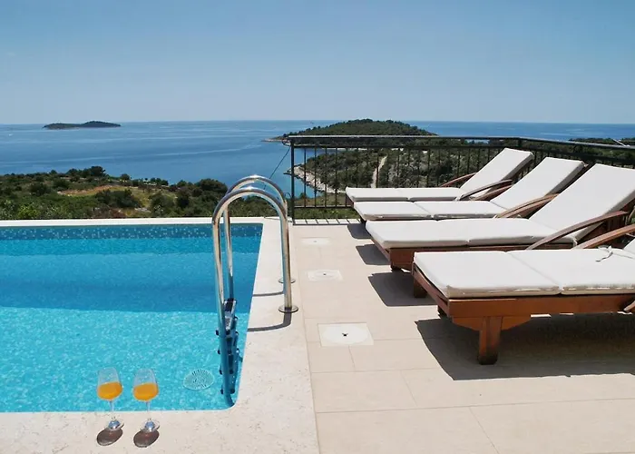 Amazing View With Swimingpool House Panorama